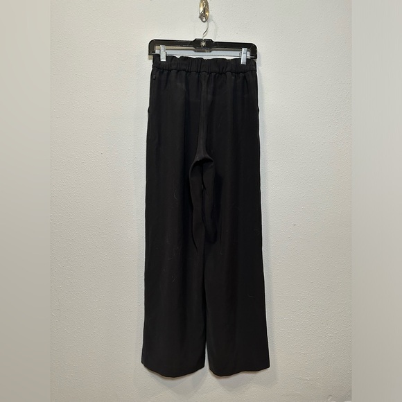 Lululemon Elegant Black Women's Pants size 6 - Picture 3 of 3
